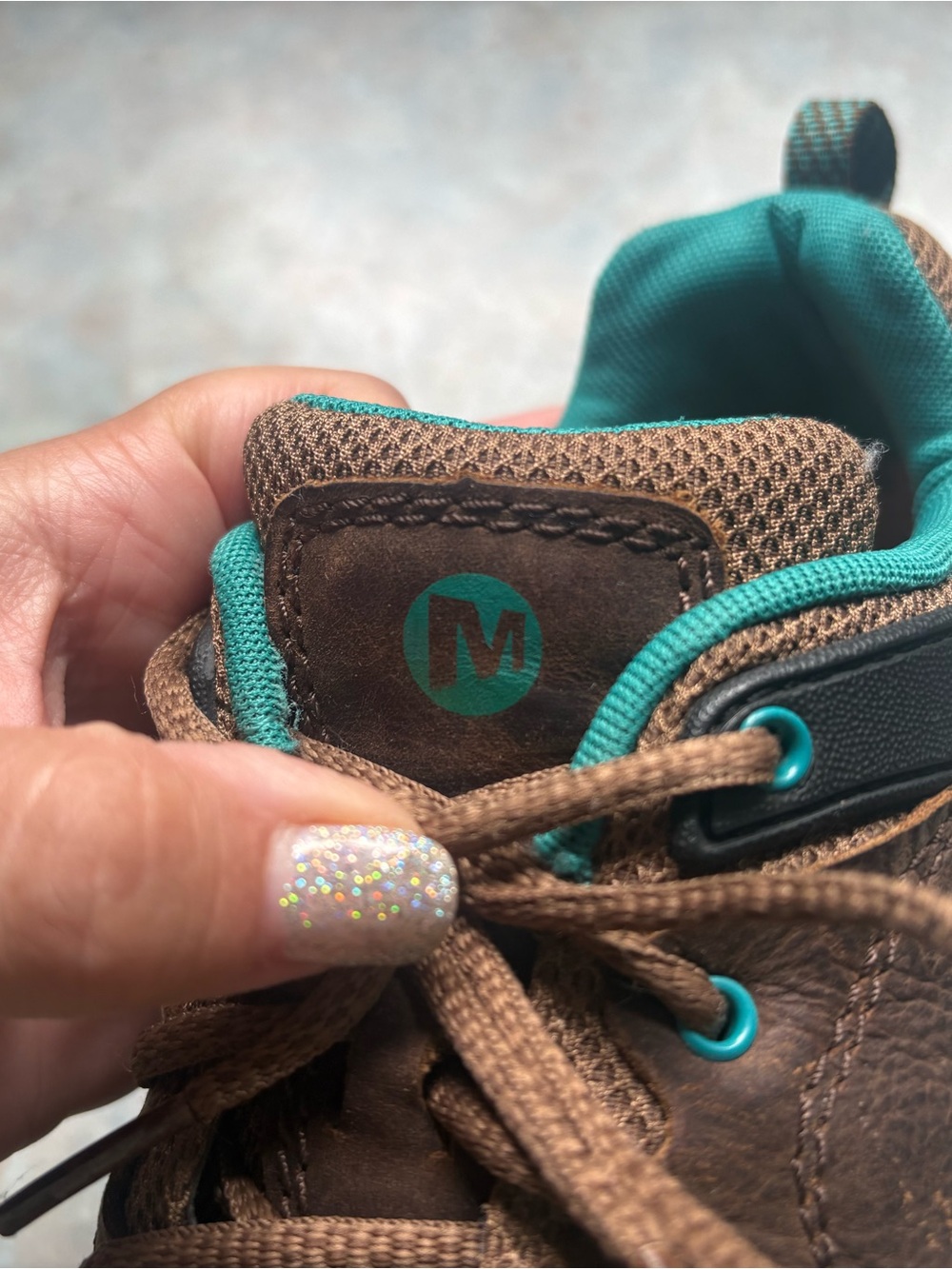 Women’s Merrell size 7.5, Brown Leather Hiking Shoes with Teal Mesh Tongue - Picture 5 of 10